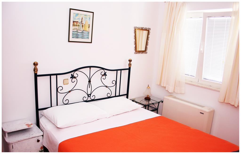 Apartments Ruza Primošten Chambre photo